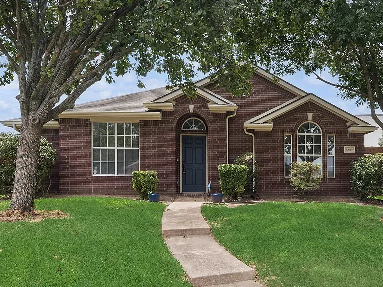 Property image of 8809 Oakwood Ln, Frisco, TX 75035